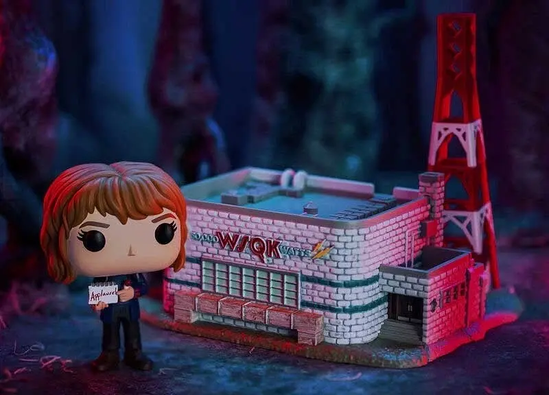 Фигурка Funko Pop Фанко Поп Stranger Things Rockin' Robin Очень странные дела Робин и радиостанция 25 см FP ST R 50 - фото 4