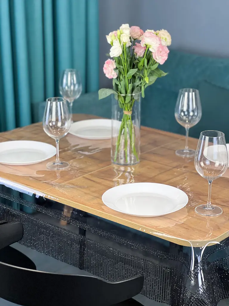 Скатертина силіконова з чорною стразовою стрічкою подвійною 370х110 см - фото 4