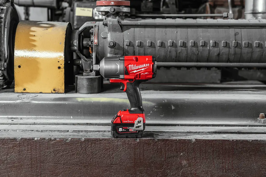 Milwaukee Гайковерт ударний аккумуляторний Milwaukee M18 FUEL ONEFHIWF34-0 18В АКБ 1х5А·рік 2034Нм 0-1800об/хв 3/4" 3.5кг без ЗП - фото 6