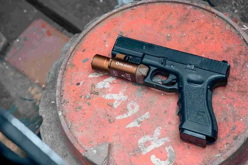 Фонарь Olight Valkyrie Turbo Desert tan - фото 12