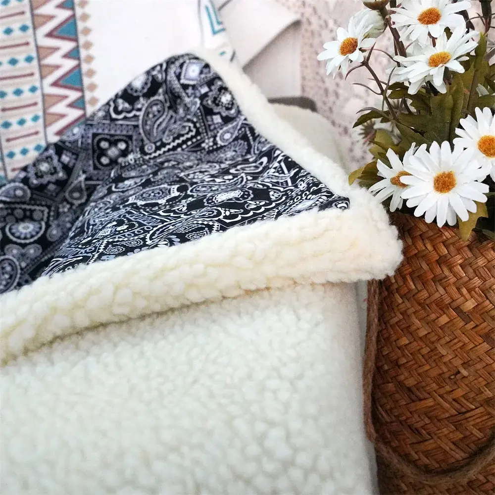 Ковдра для тварин Derby Сlassic Warm fleece blanket Чорно-білий S (70х100 см) - фото 3