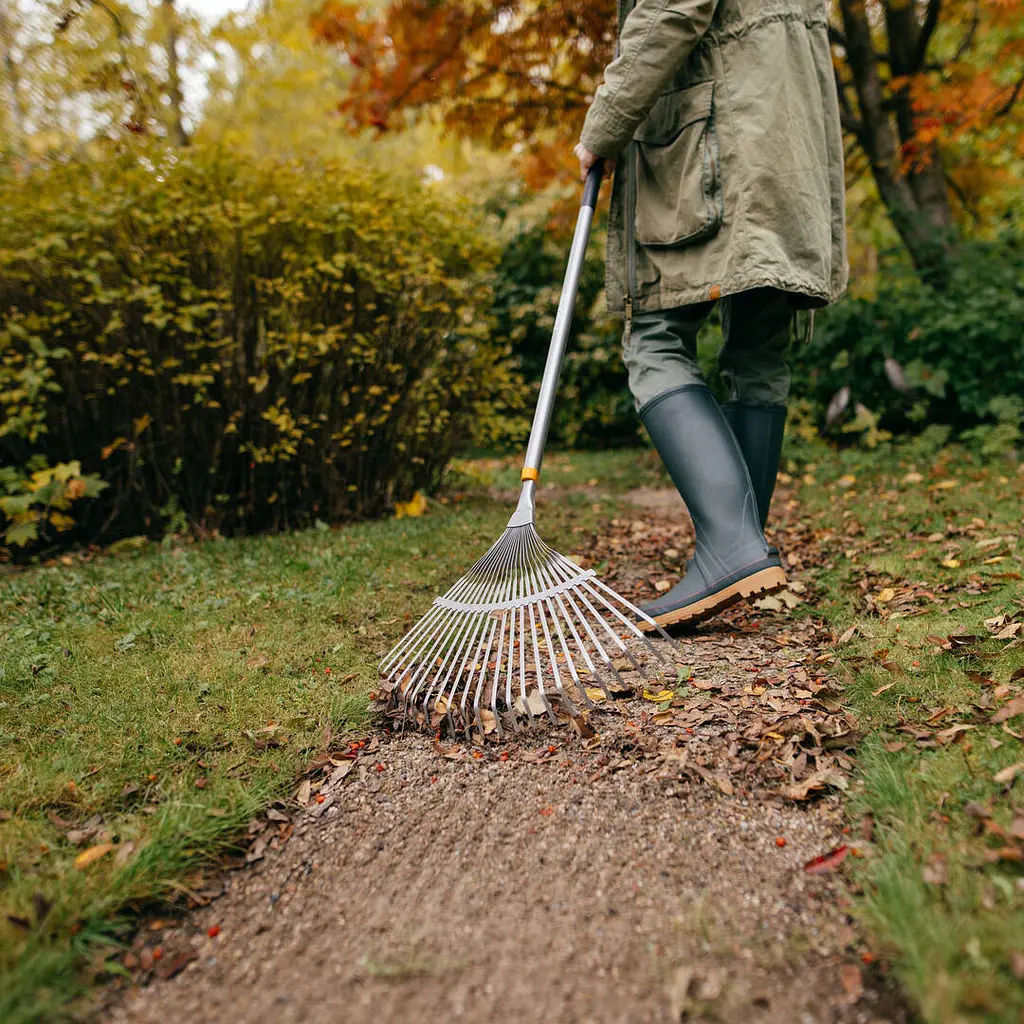 Граблі віялові металеві Fiskars Ergonomic (1076977) - фото 3