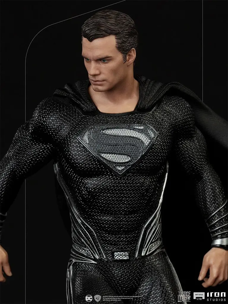 Статуетка DC COMICS Superman black suit art scale 1/10 (Супермен) - фото 2