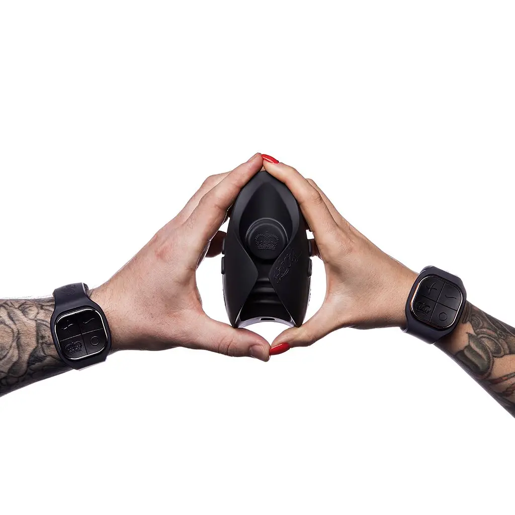 Іграшка для пар Hot Octopuss PULSE DUO LUX, пульсація+вібрація, використання без рук, 2 пульти - фото 2