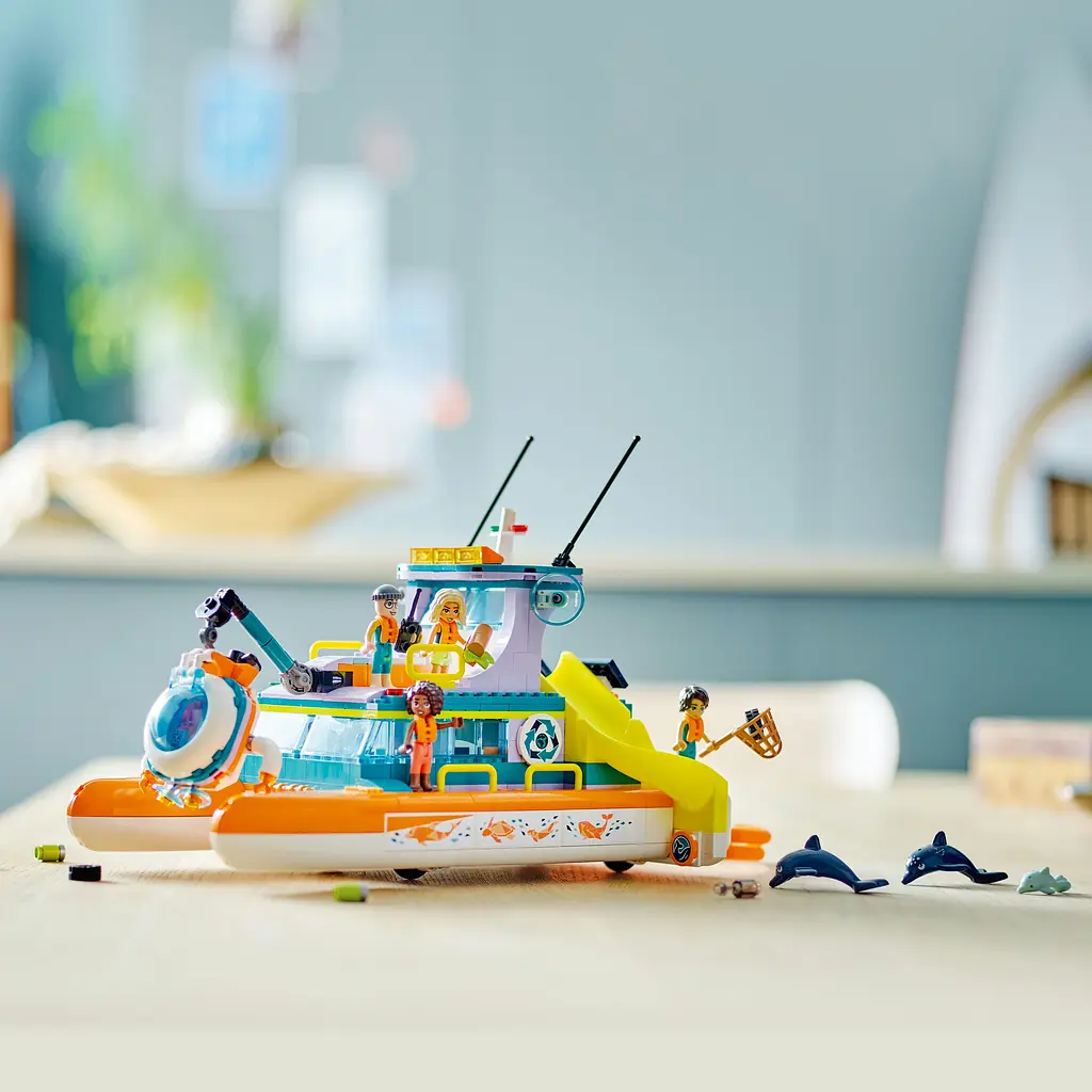 Уценка. Конструктор LEGO Friends Лодка морской спасательной бригады, 717 деталей (41734) - фото 3