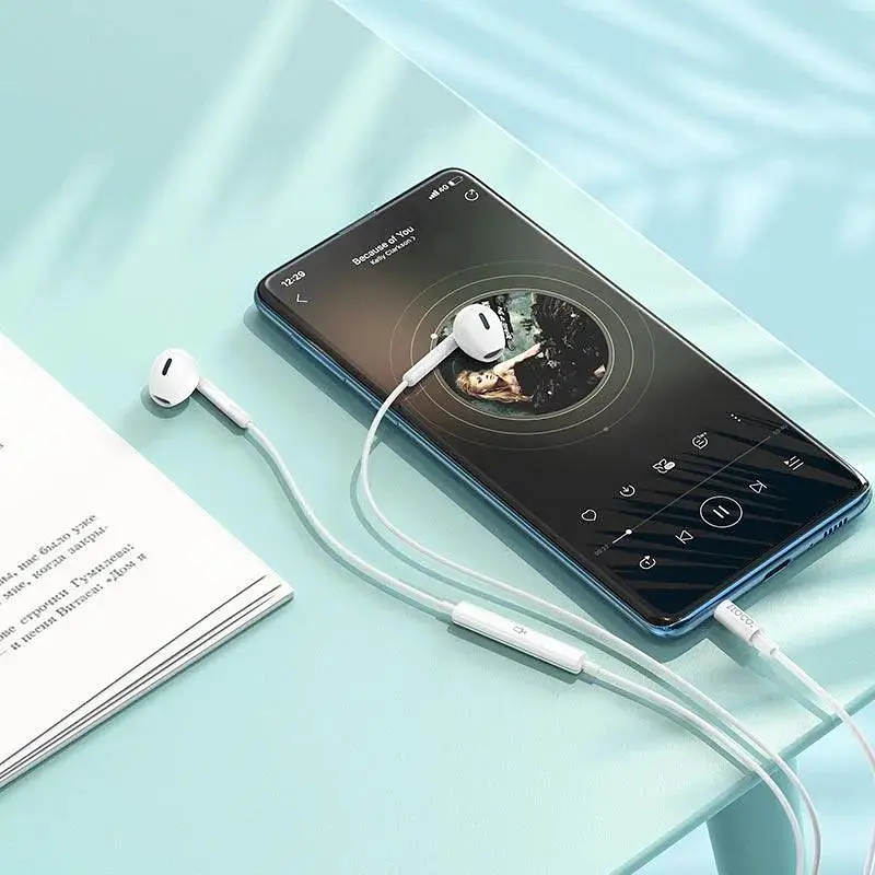 Навушники Hoco Pure joy wire control earphones with microphone 3.5 мм M109 білі - фото 4