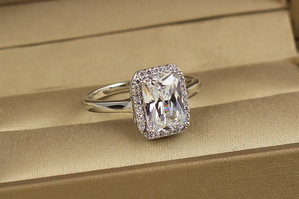 Кільце Xuping Jewelry Авангард р 19 сріблясте