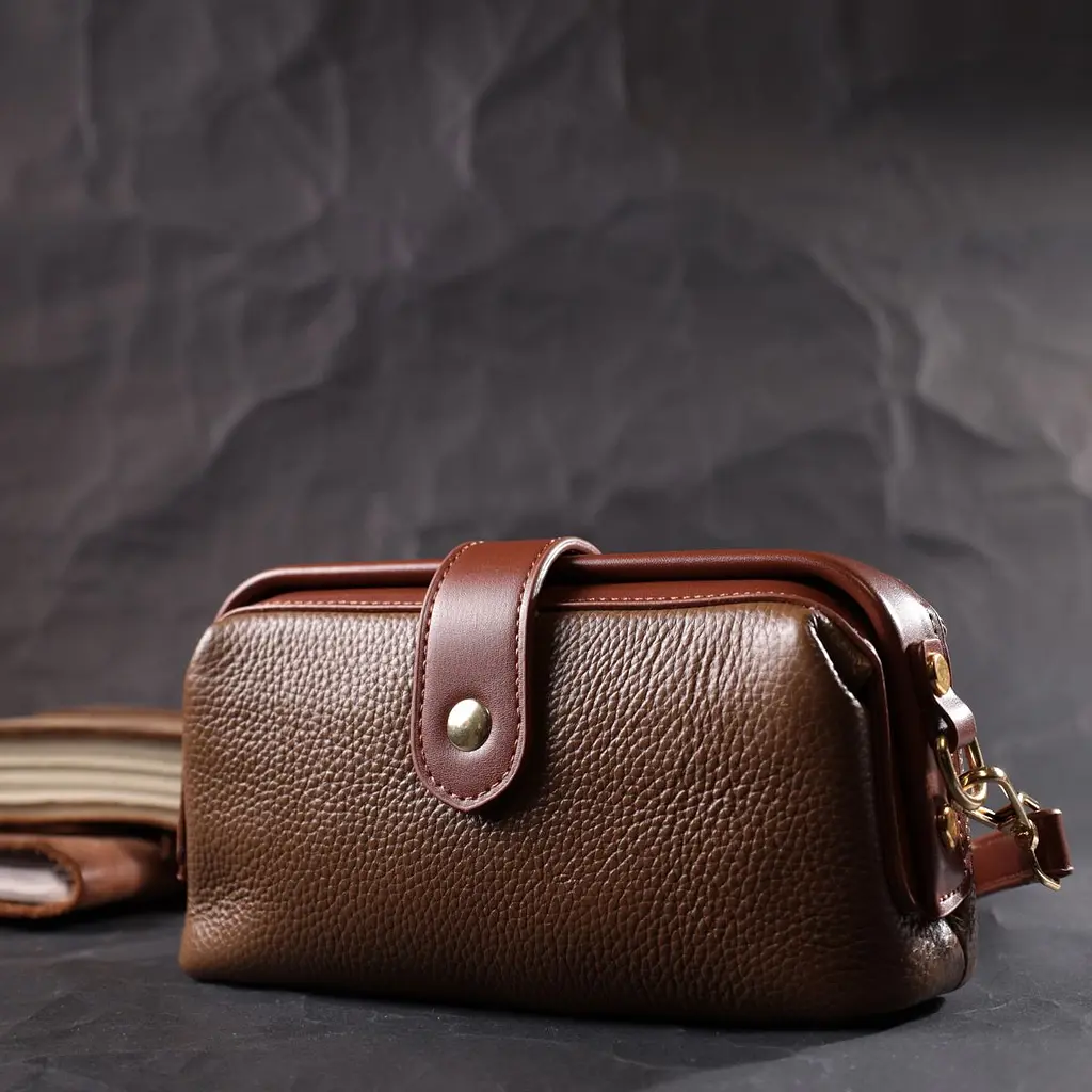 Красивий клатч з цікавою клямкою з натуральної шкіри Vintage 22425 коричневий - фото 7