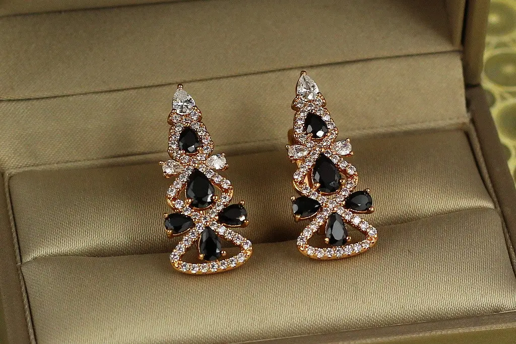 Сережки Xuping Jewelry Ялиночка з чорними 2,7 см золотисті