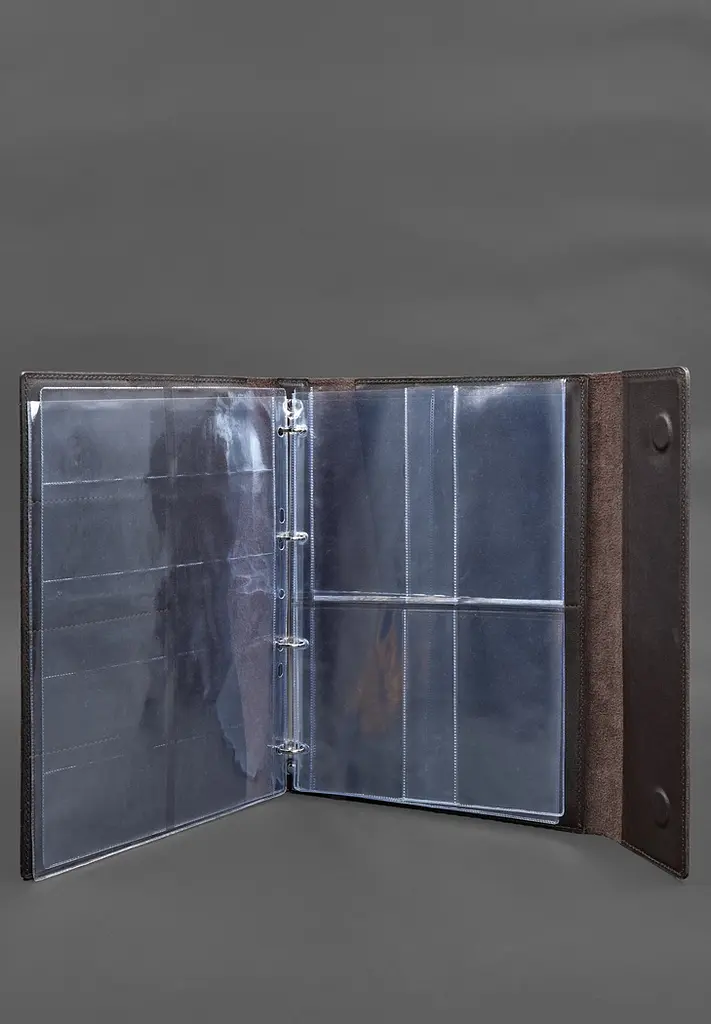 Кожаная папка для документов "Семейная" на сегрегаторе с файлами А4 темно-коричневая - фото 5