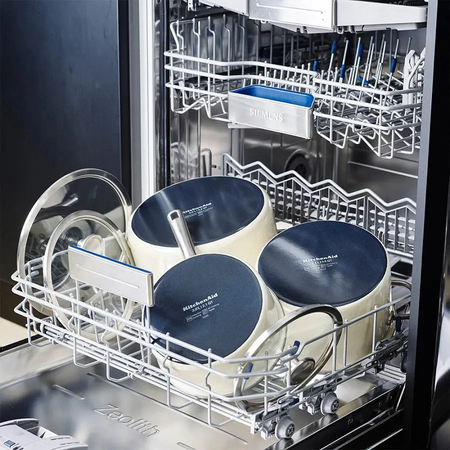 Каструля з кришкою KitchenAid Steel Core CC003269-001 24 см 6 л кремова - фото 6
