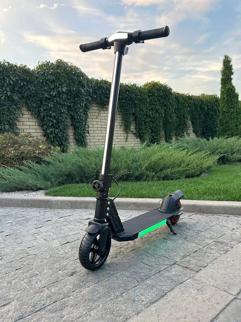 Дитячий електросамокат GIANT ES2 LED Max Black - фото 8