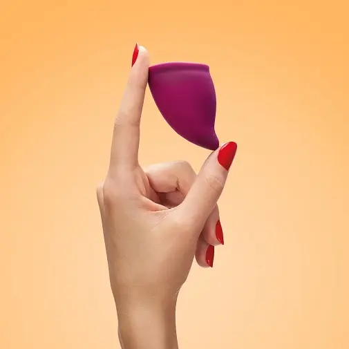 Fun Factory Menstrual Cup-менструальна чаша Розмір B, 30 мл 5.8х4.3 см (сливовий) - фото 2