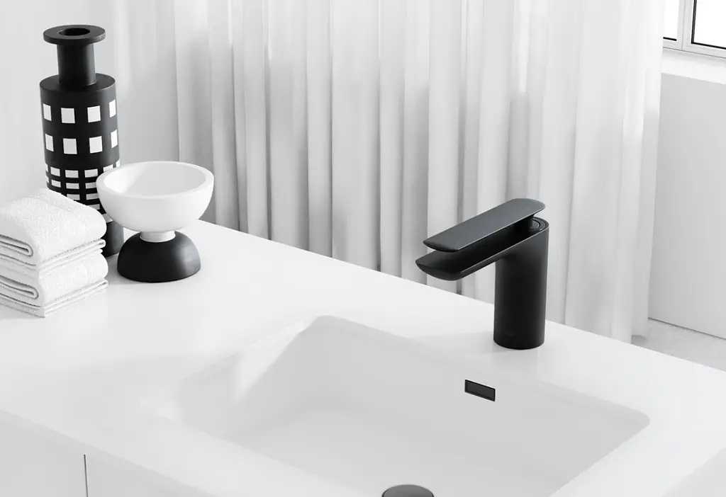 Змішувач для умивальника Kohlman Experience Black Matt низький QB100E-B, Чорний матовий - фото 2