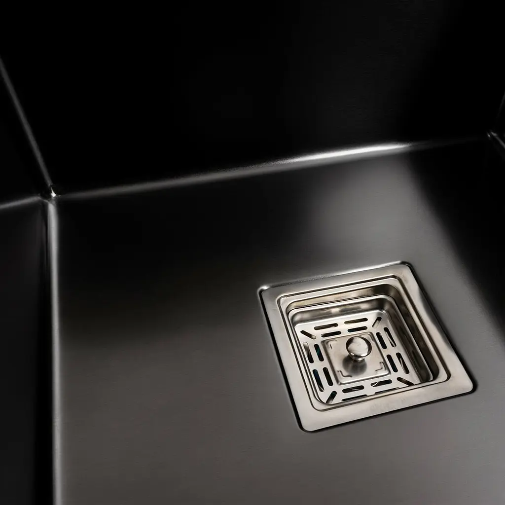 Кухонная мойка Platinum Handmade PVD Black 78x50B R (два отверстия, квадратный сифон, 3.0/1.0 мм), Черный - фото 4