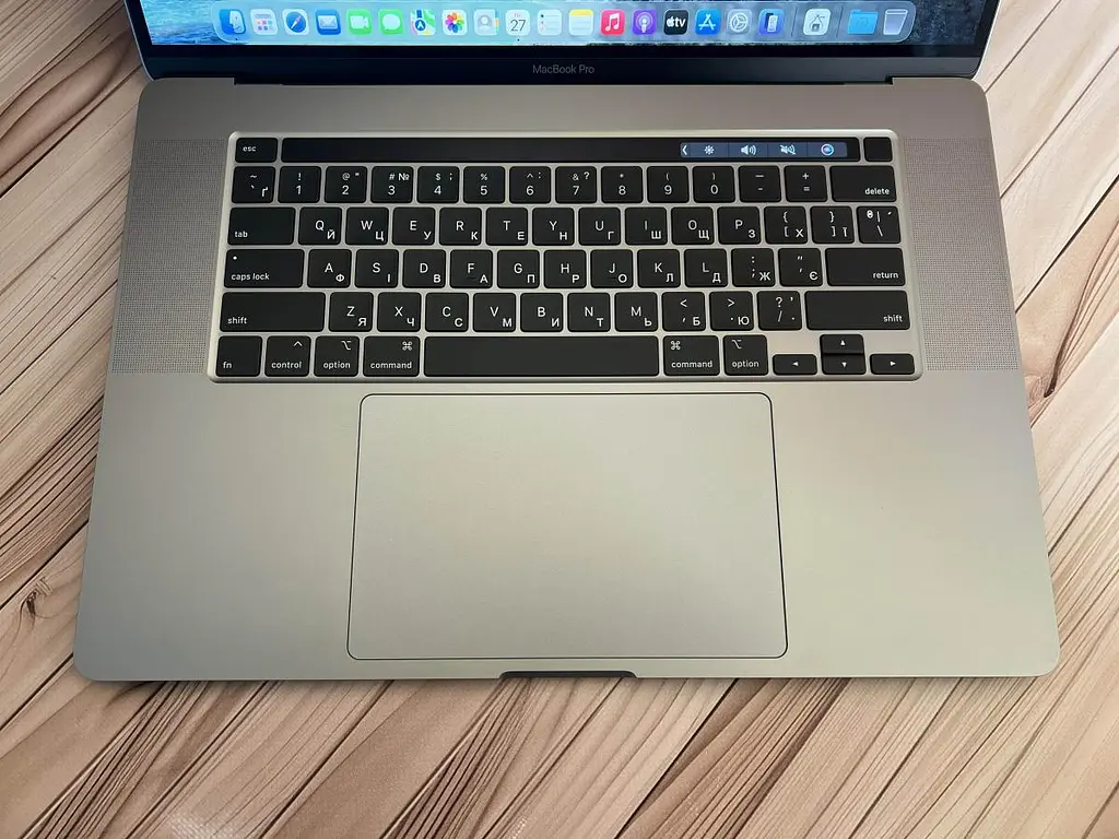 Ноутбук Apple MacBook Pro 16" 2019 i7-9750H/32/512 (C02CJ7EQMD6R) Б/в - фото 4