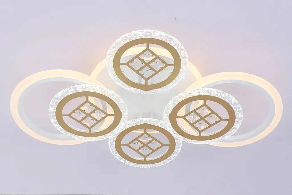 Люстра светодиодная Valeso V K39928-4 2 1 WT gold с пультом - фото 3