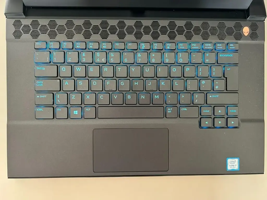 Ноутбук Dell Alienware M15 Intel Core i7 9750H,RTX 2070,DDR4 16Gb SSD m2 512GB Refurbished - фото 5