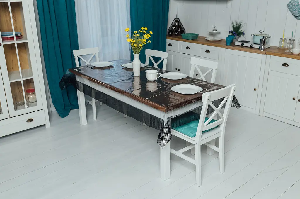 Скатертина силіконова з чорною стразовою стрічкою 230х110 см - фото 2