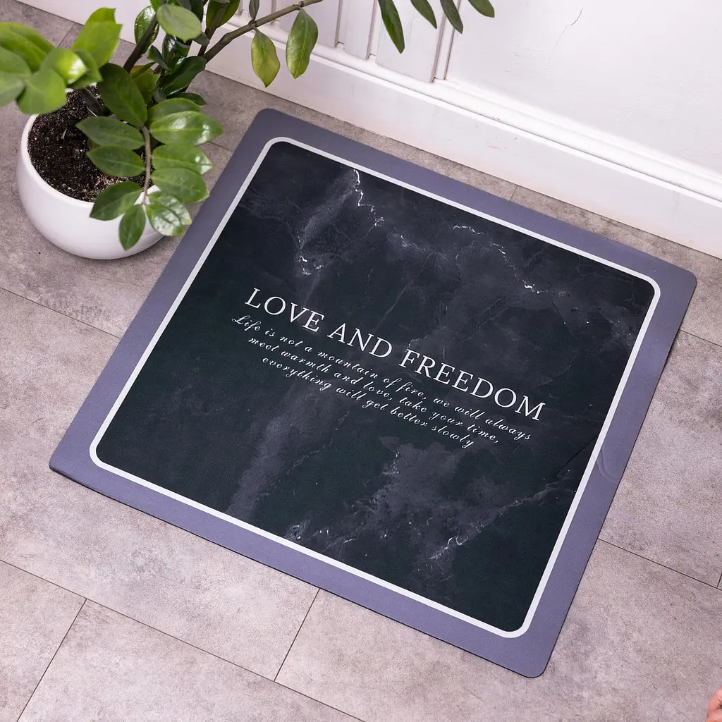 Коврик для ванной комнаты из диатомита Love and freedom 58×58 (см) Yiwu HP-42-10 - фото 2