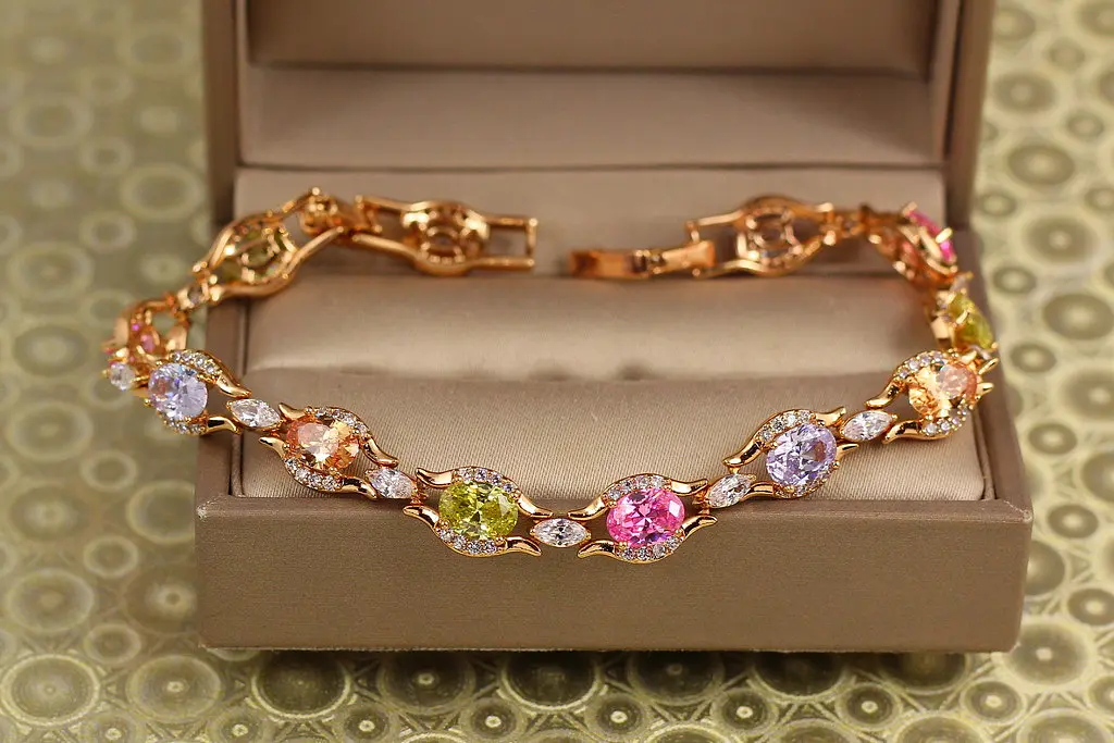 Браслет Xuping Jewelry осколки рассвета с разноцветными камнями 19 см 8 мм золотистый