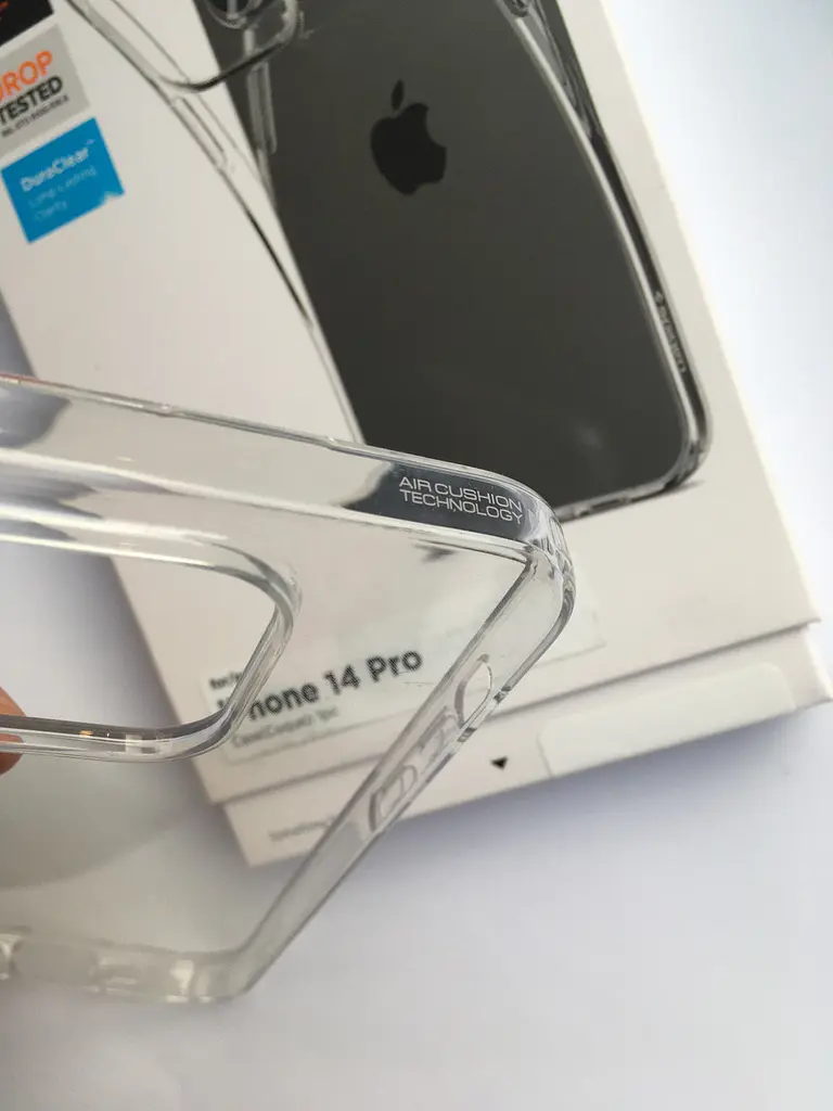 Оригінальний протиударний чохол для iPhone 14 Pro Spigen Liquid Crystal Clear прозорий силіконовийACS04663 - фото 7