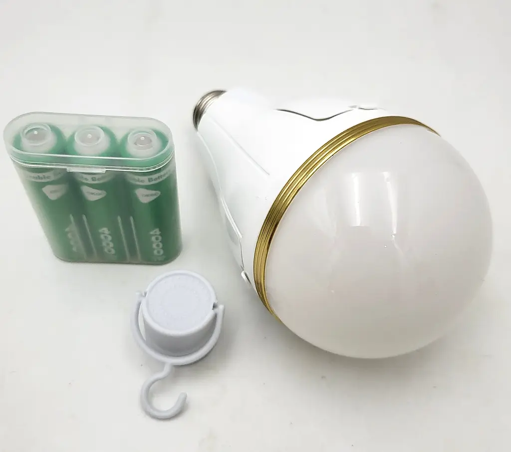 Світлодіодна LED-лампа акумуляторна 3600 mAh (знімні 3 × 18650) автономна аварійна 30 W енергозберігаюча лампочка E27 UKC - фото 3