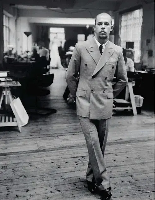 Alexander McQueen - фото 4