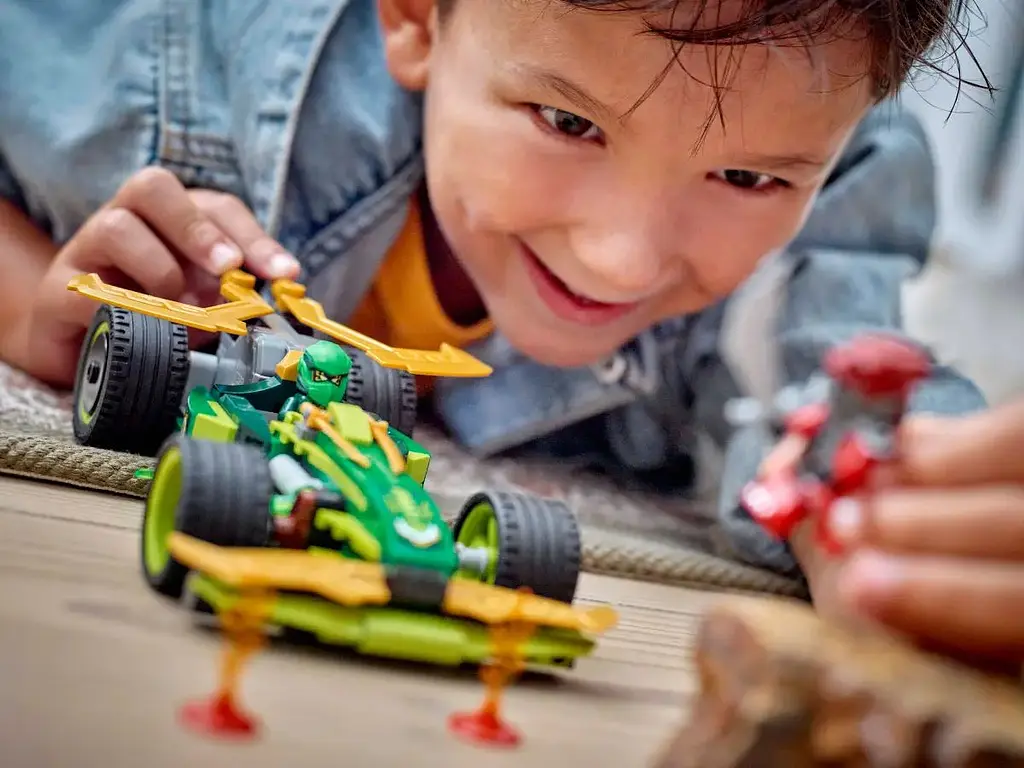 Конструктор LEGO Ninjago Автомобіль для перегонів Лойда з інерційним двигуном 181 деталь (71828) - фото 15