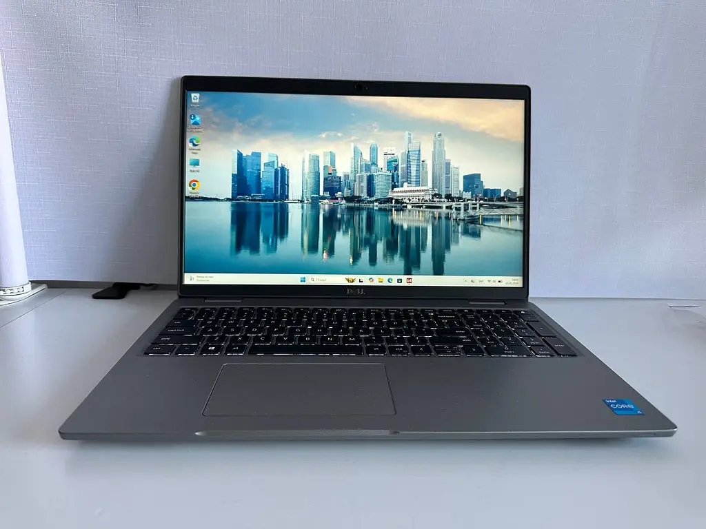 Ноутбук Dell Latitude 5520 15.6" (i5-1135G7/16GB/SSD 256GB/1920x1080 IPS)   - фото 2