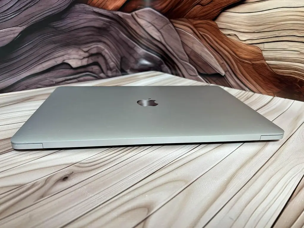 Ноутбук Apple MacBook Pro 13" 2020 i7-1068NG7/32/512 (C02F613BML87) Б/в - фото 8