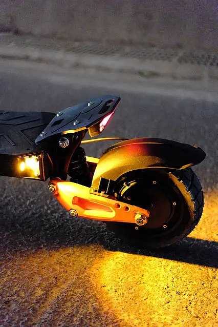 Электросамокат GIANT Blade GT Pro Sport (1600W, 48V 26Ah)  - фото 10