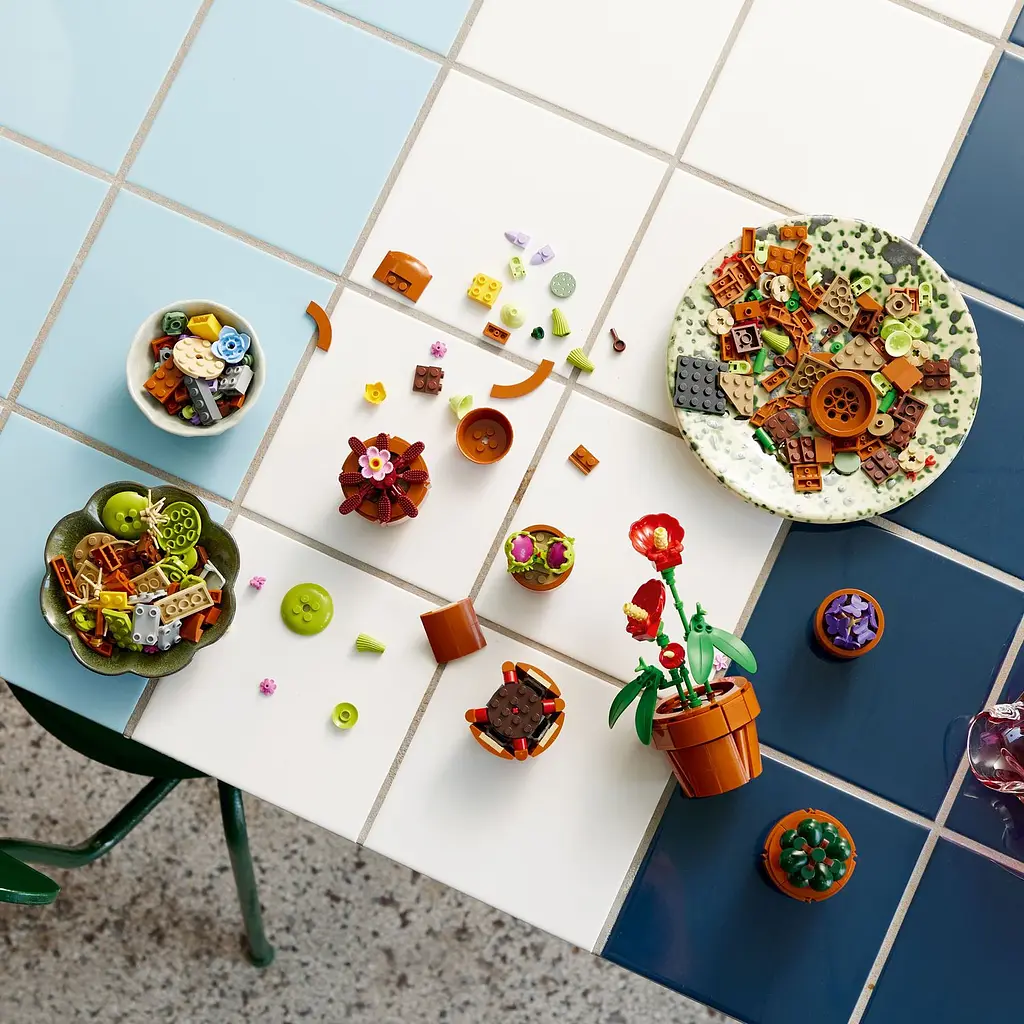 Конструктор LEGO Botanicals Миниатюрные растения 758 деталей (10329) - фото 5