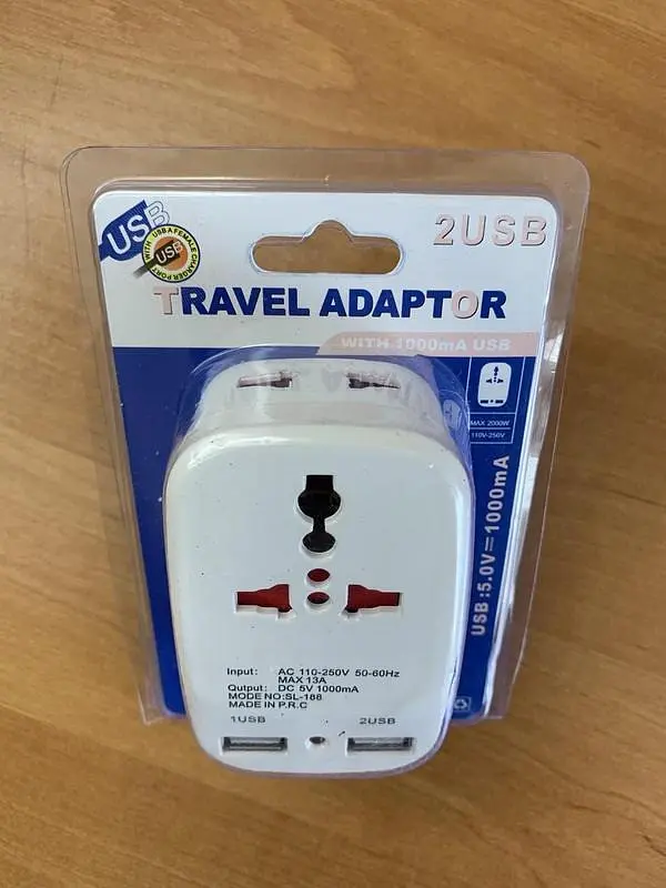 Мережевий перехідник трійник з USB, 2 розетки, 2 USB порти, універсальний адаптер білий - фото 5
