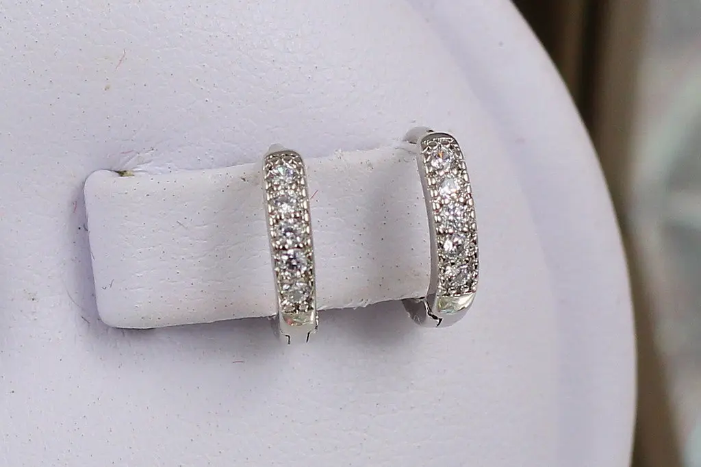 Сережки Xuping Jewelry дитячі доріжки з камінців 10 мм сріблясті - фото 2