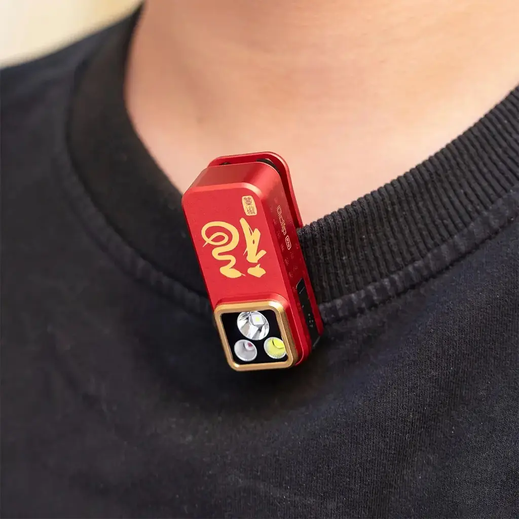 Фонарь Olight Oclip Pro Fortune Snake Special Edition Red - фото 6