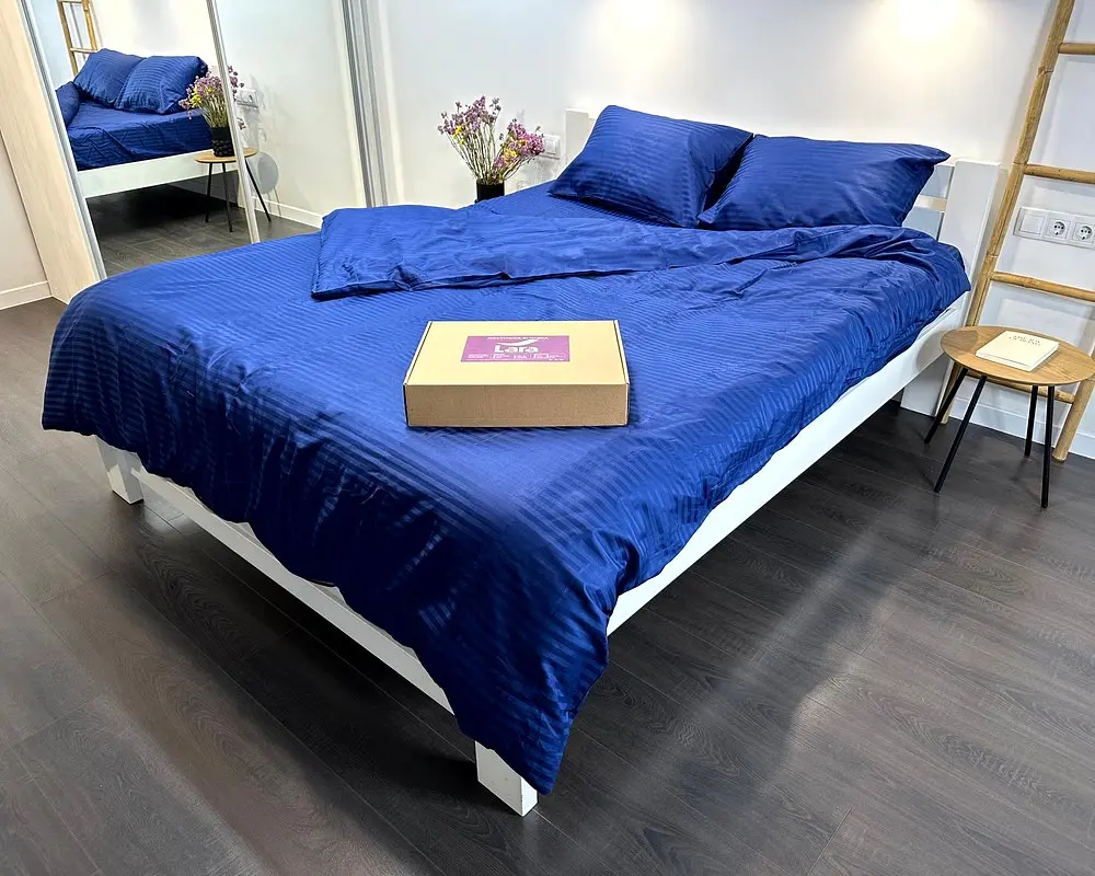 Постільна білизна LARA сатин-страйп LUX dark blue d13211е180 з простирадлом на резинці 180х200х25 євро - фото 4