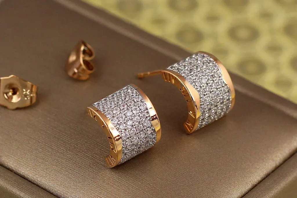 Сережки гвоздики Xuping Jewelry бомонд з родієм 12 мм золотисті - фото 3