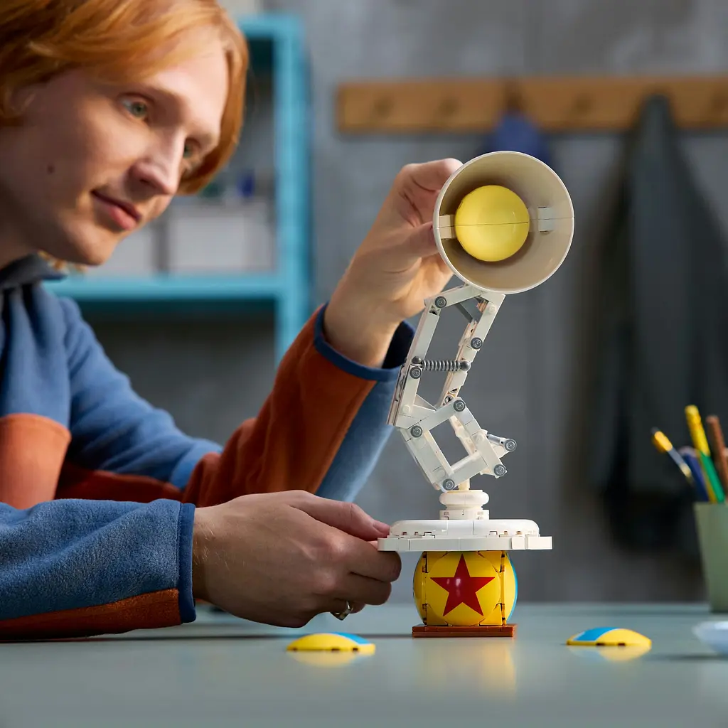 Конструктор LEGO Ideas Disney Pixar Luxo Jr. 613 деталей (21357) - фото 17