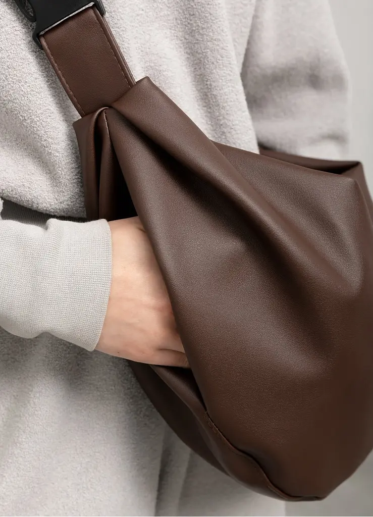 Жіноча сумка Sambag HOBO Bag-glove шоколадна 50 х 28 х 5 см (53400020) - фото 7