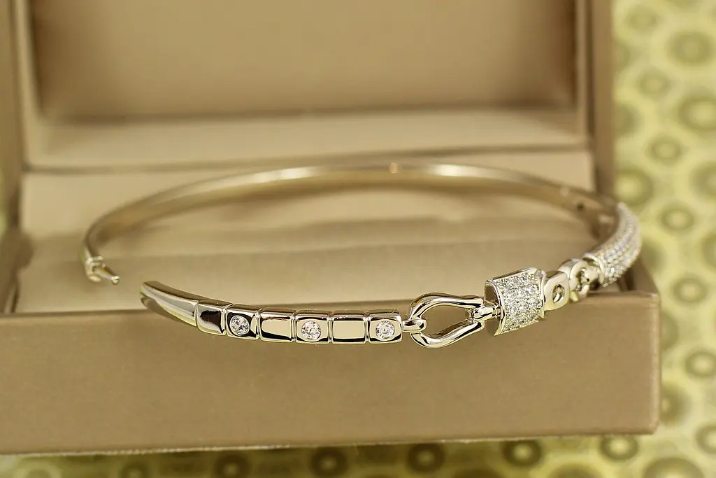 Браслет бэнгл Xuping Jewelry Грация металла 57 мм на руку от 16 см до 18 см серебристый - фото 2