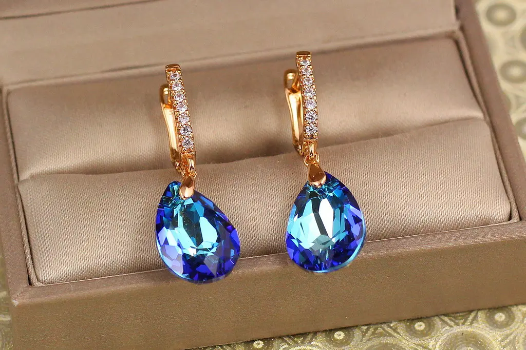 Сережки підвіски Xuping Jewelry Велика крапля із синім каменем Сваровські 3,4 см золотисті - фото 2
