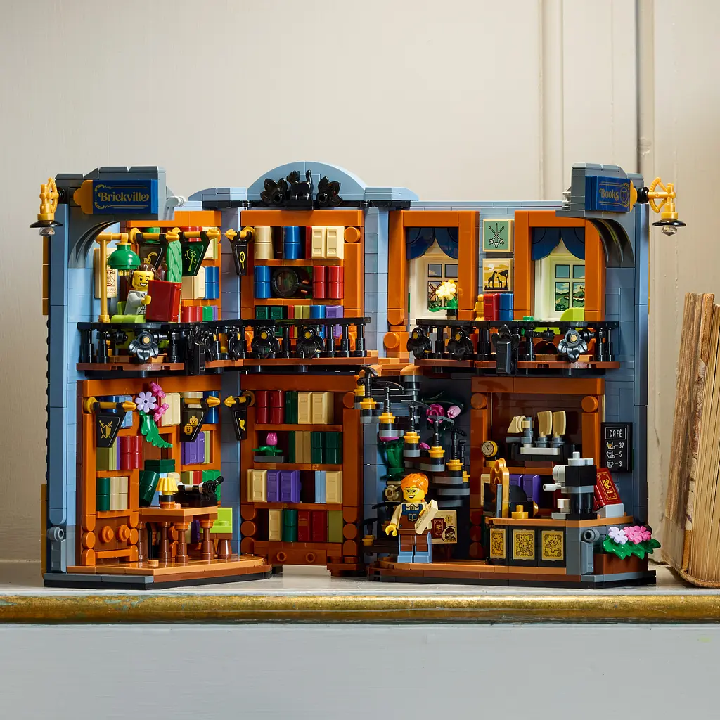 Конструктор LEGO Icons Книгарня: книжковий куточок 1690 ел. (11379) - фото 6