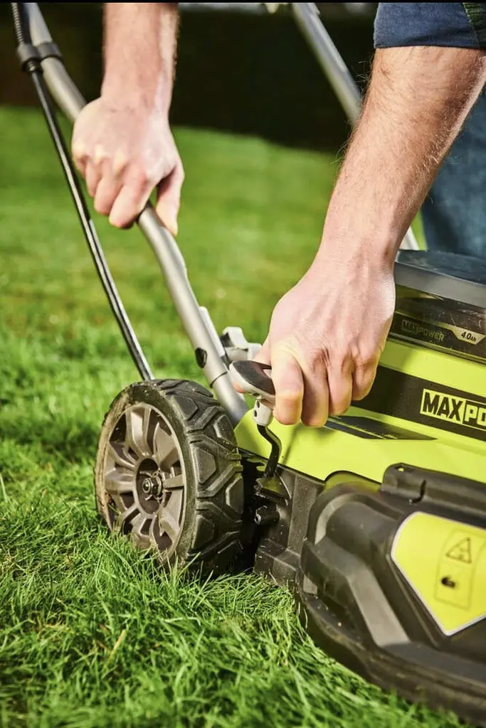 Акумуляторна роторна косарка Ryobi RY (36LMM46A-140) - фото 5