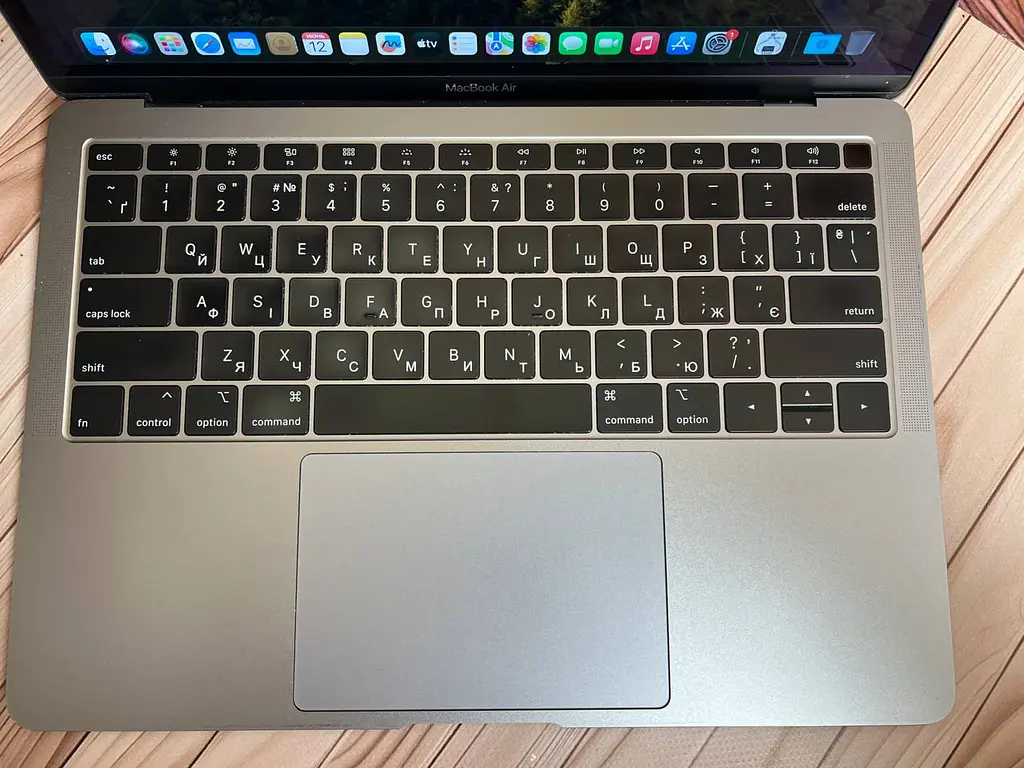 Б/в Ноутбук Apple MacBook Air 13" 2019 A1932 i5-8210Y/16/128 (FVFZ32KHLYWN) - фото 2
