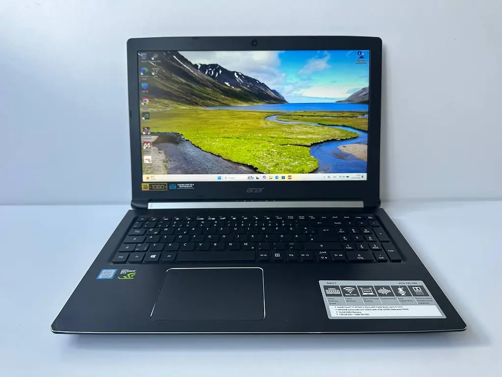 Ігровий ноутбук Acer Aspire 7 A715-72G 15.6" (i7-8750H / 16GB / SSD+HDD / GTX 1050 Ti 4GB) б/в - фото 2