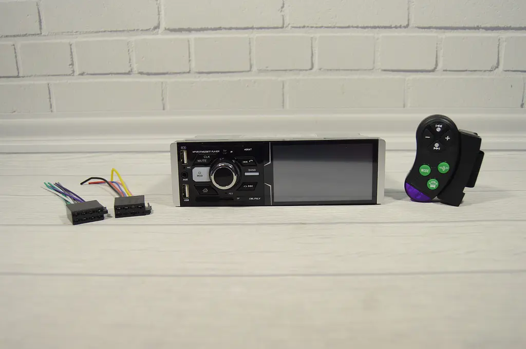 Автомагнітола сенсорна універсальна XPRO 4064T USB Bluetooth чорний (42098-4064_1024) - фото 3