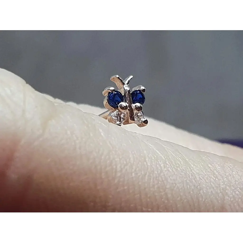 Золотая серьга-пирсинг в нос Dear с фианитами. 1041.1 Синий/Белый - фото 2