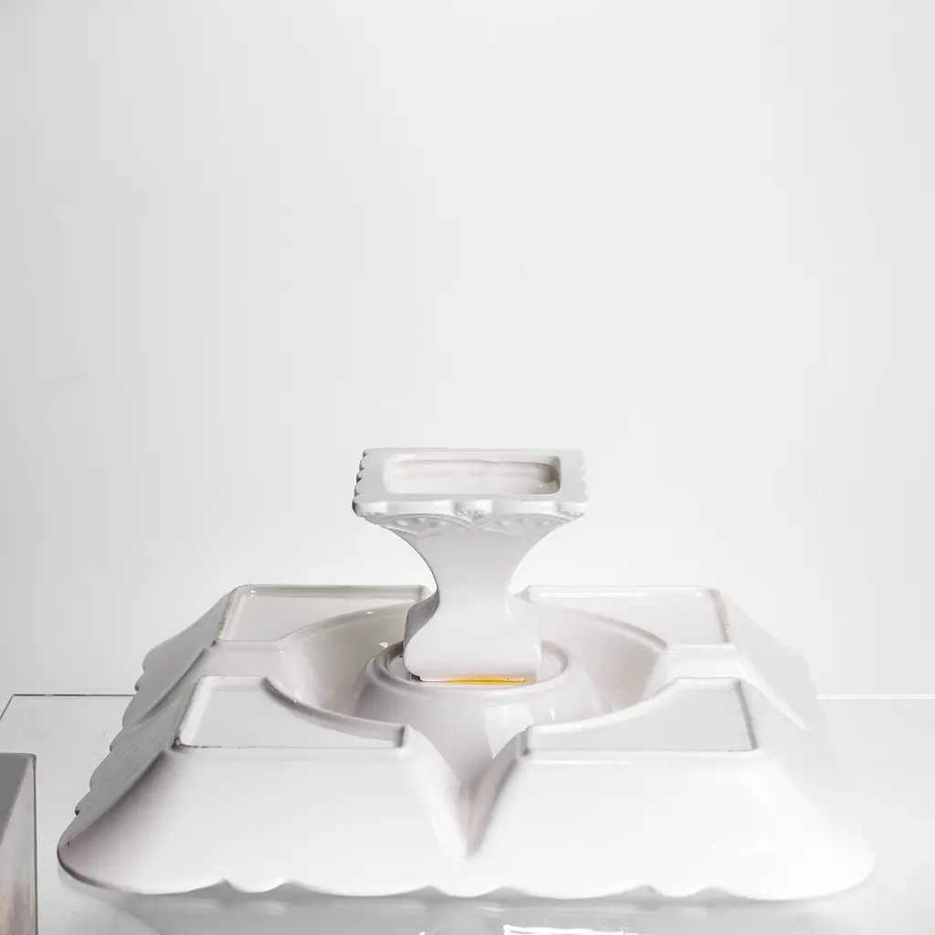 Менажниця порцелянова  Yiwu  White Square 31.5х31.5 см 5 секцій на ніжці  Yiwu 120-YH-HG058 - фото 6