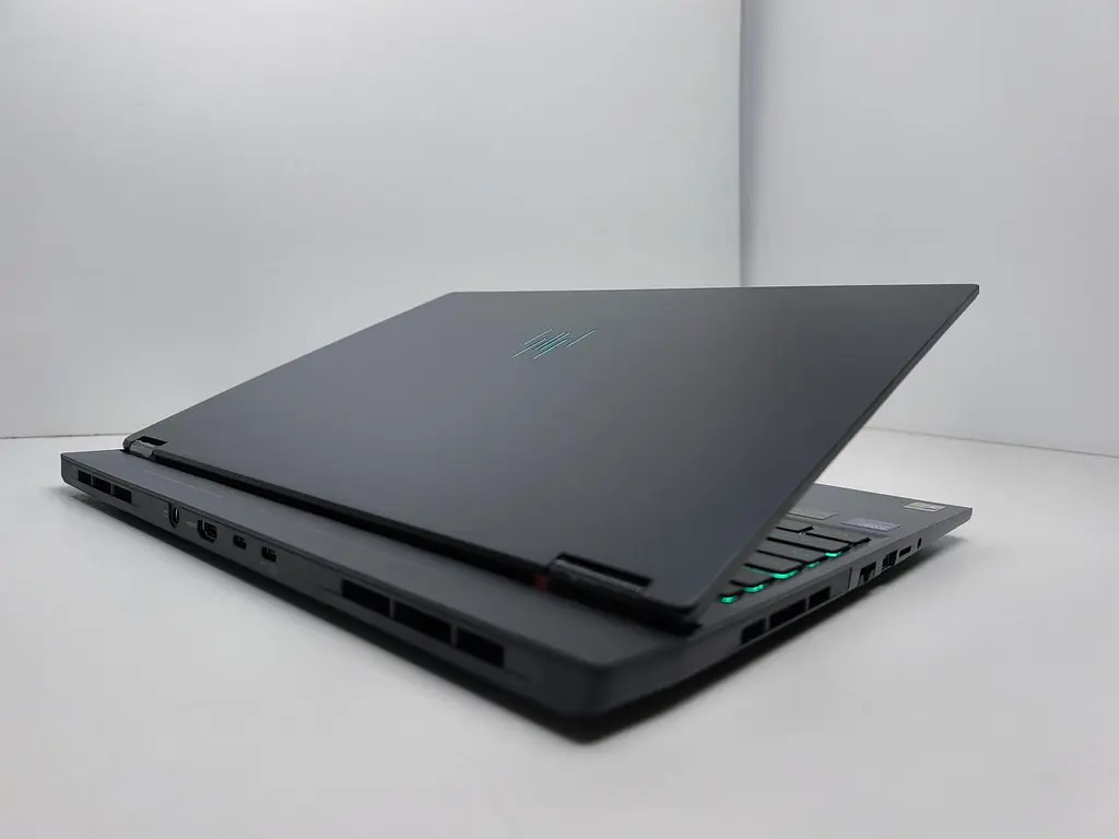 Ноутбук Acer 16 Predator Helios Neo PHN16S-71-98RF OLED 240Hz/Intel Ultra 9-275HX/32GB/1TB/RTX 5070 Ti 12GB/DOS (NH.U0KAA.001) - фото 3